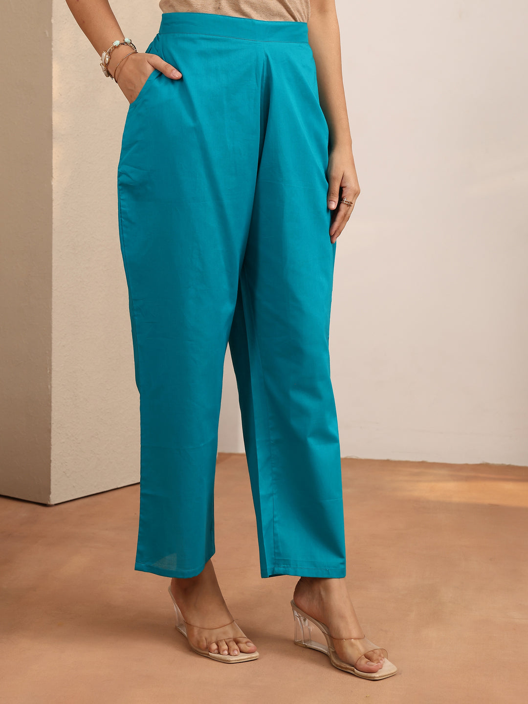  Green Embroidered Silk Blend Straight Suit Set With Dupatta 