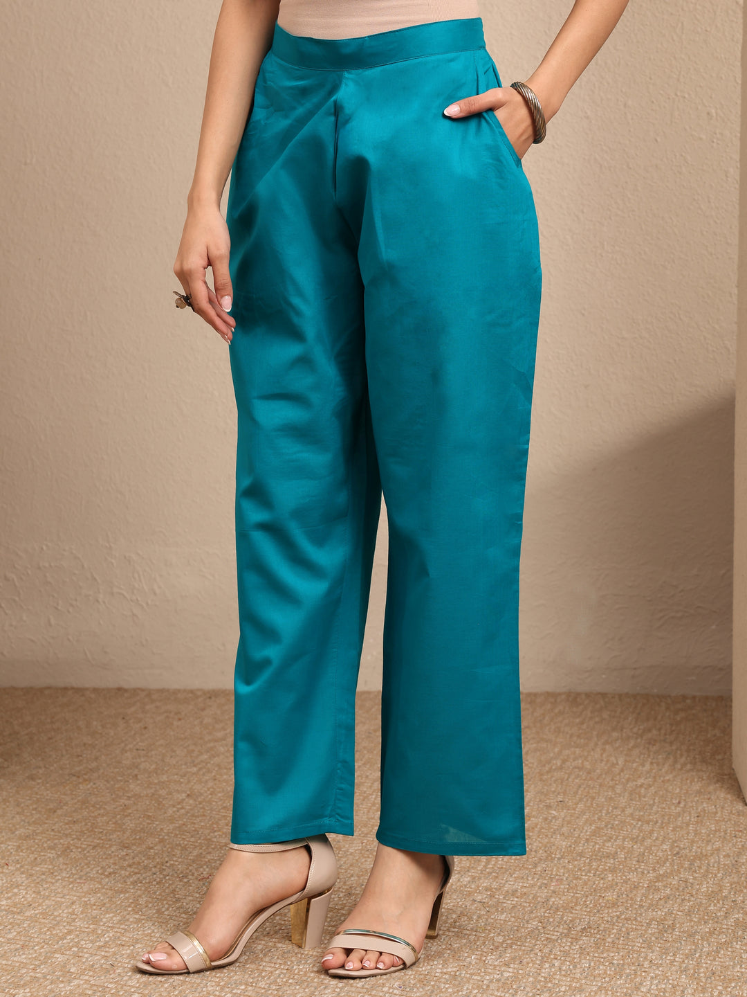  Green Embroidered Silk Blend Straight Suit Set With Dupatta 