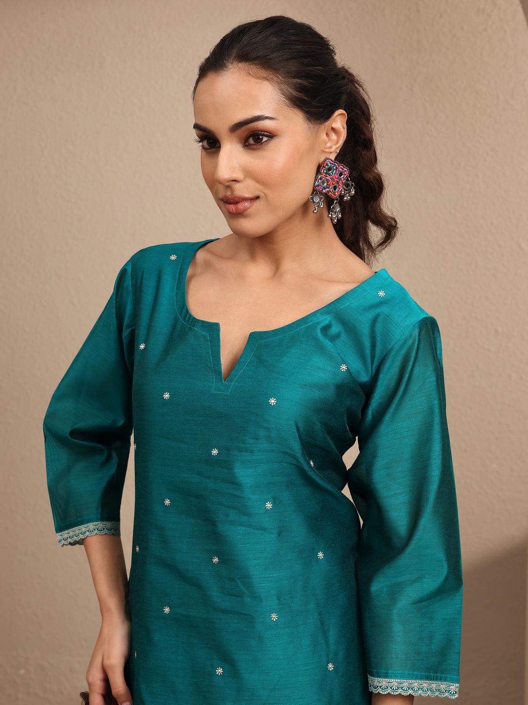  Green Embroidered Silk Blend Straight Suit Set With Dupatta 