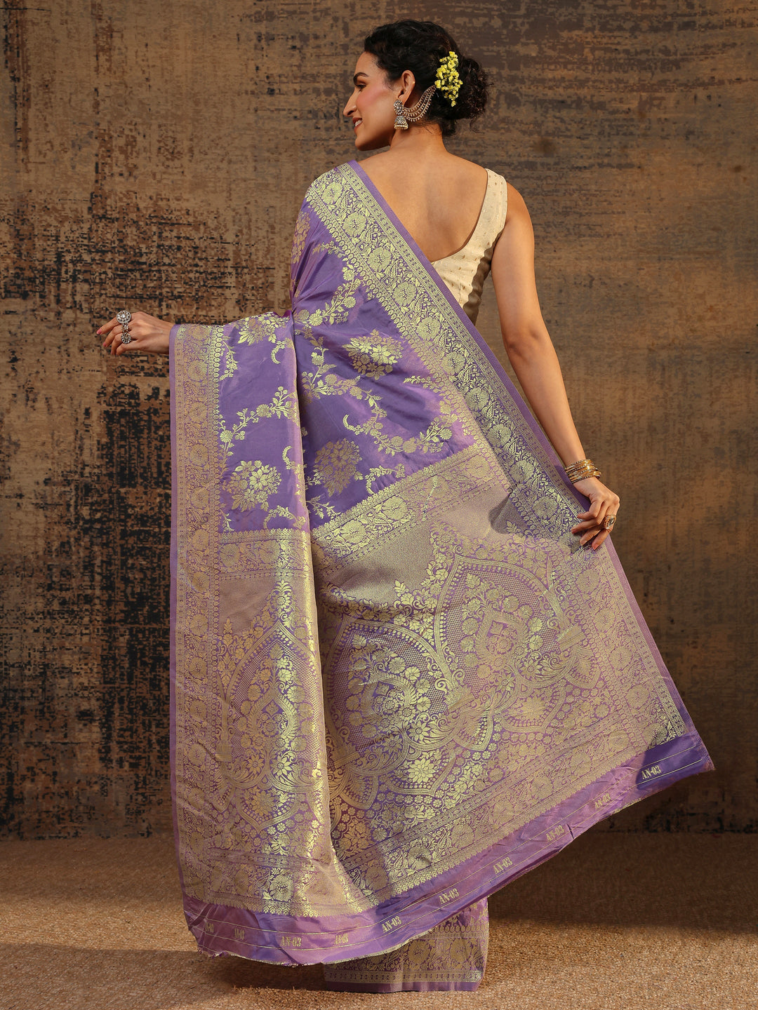  Purple Floral Woven Design Silk Blend Saree With Unstitched Blouse Piece 