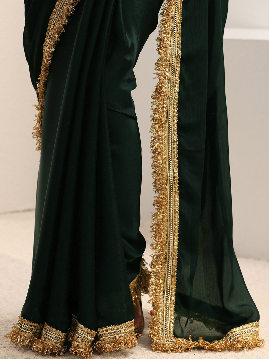  Green Solid Chiffon Saree With Unstitched Blouse Piece 