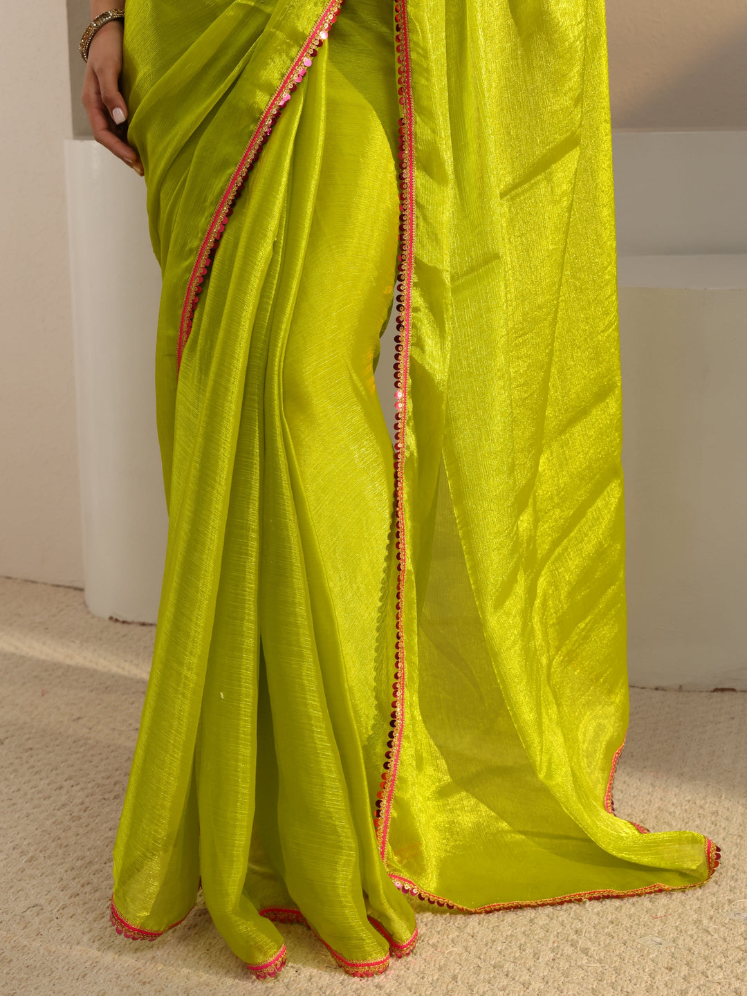  Green Solid Chiffon Saree With Unstitched Blouse Piece 
