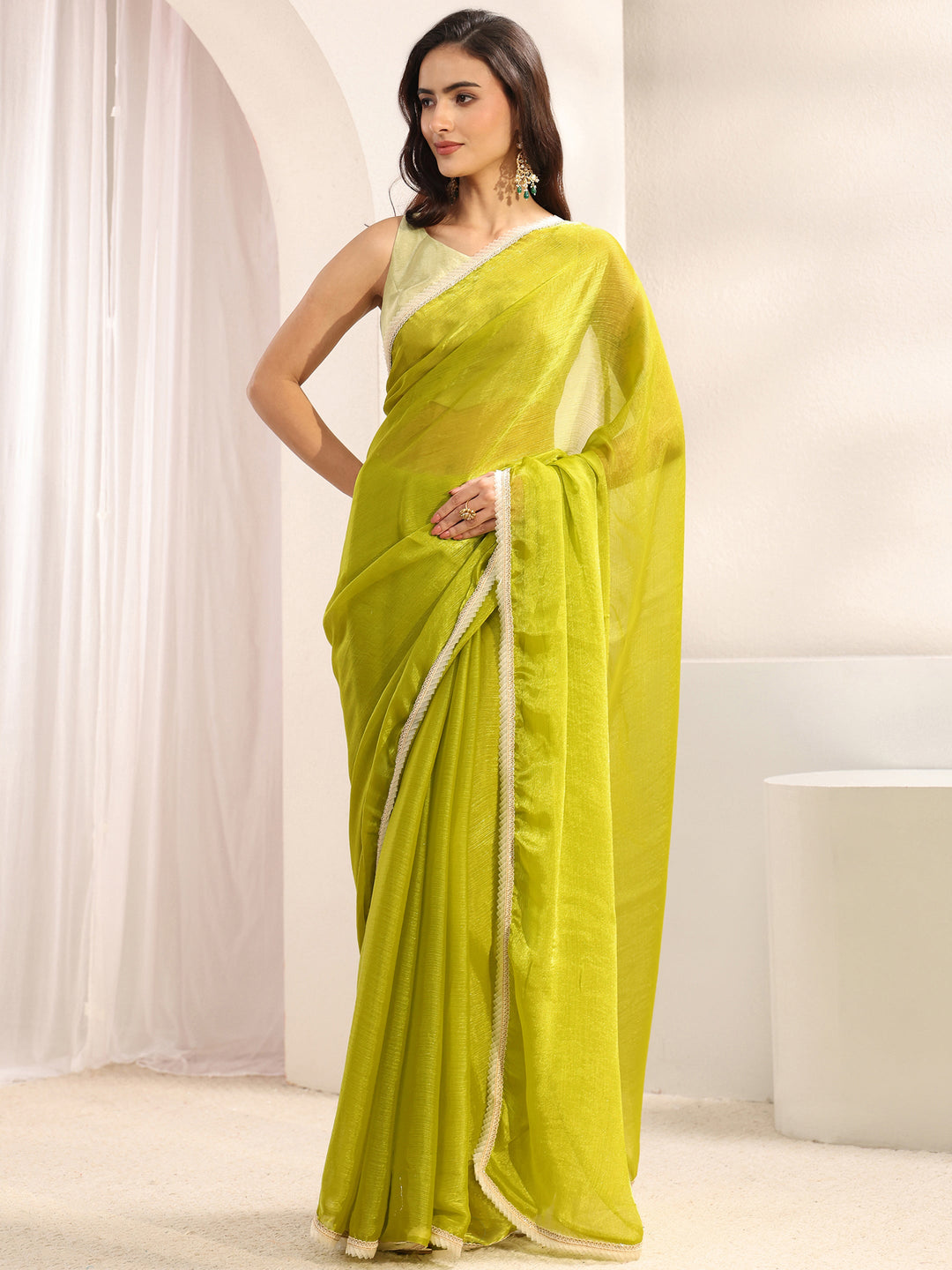  Green Solid Chiffon Saree With Unstitched Blouse Piece 