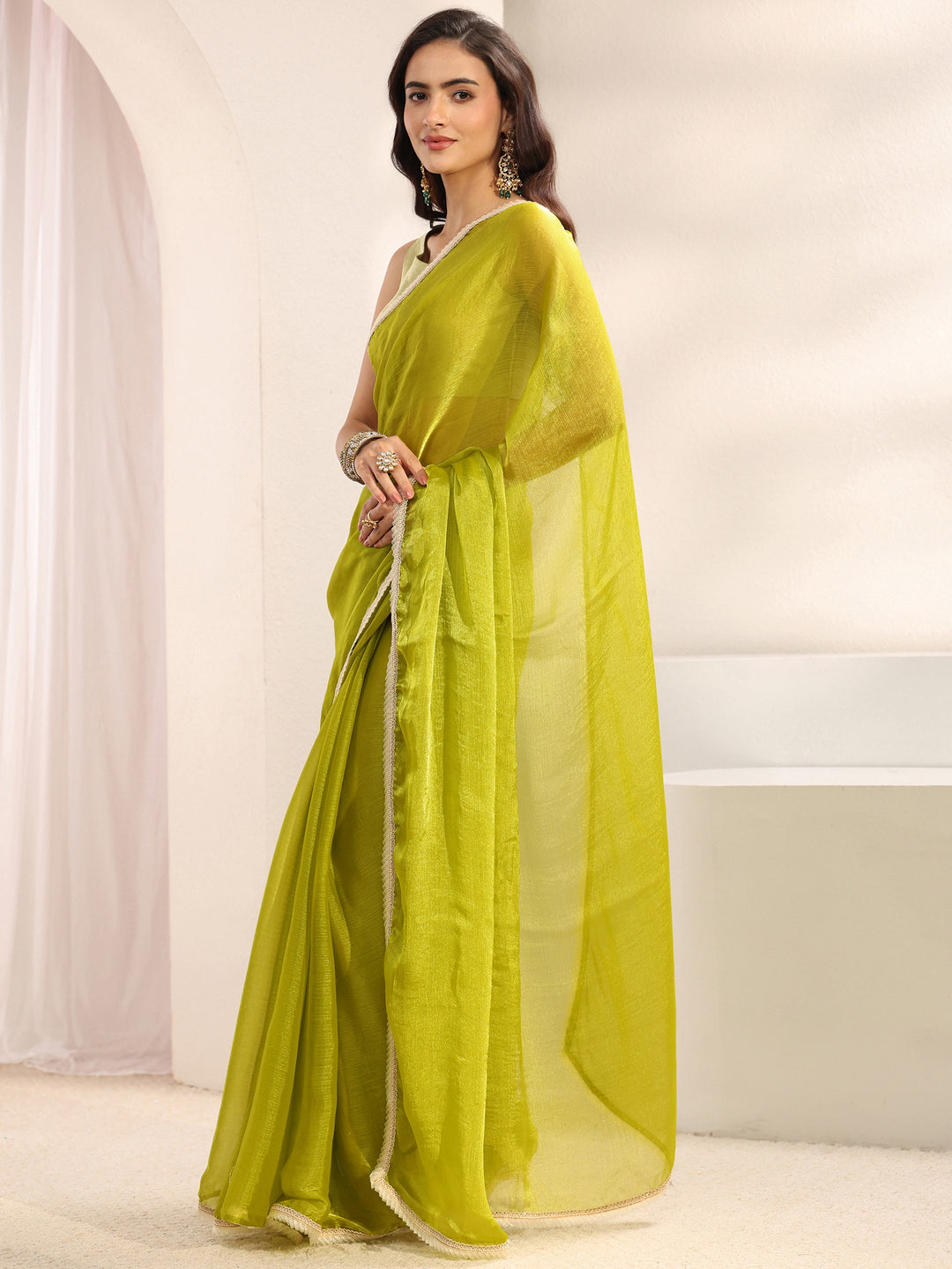  Green Solid Chiffon Saree With Unstitched Blouse Piece 