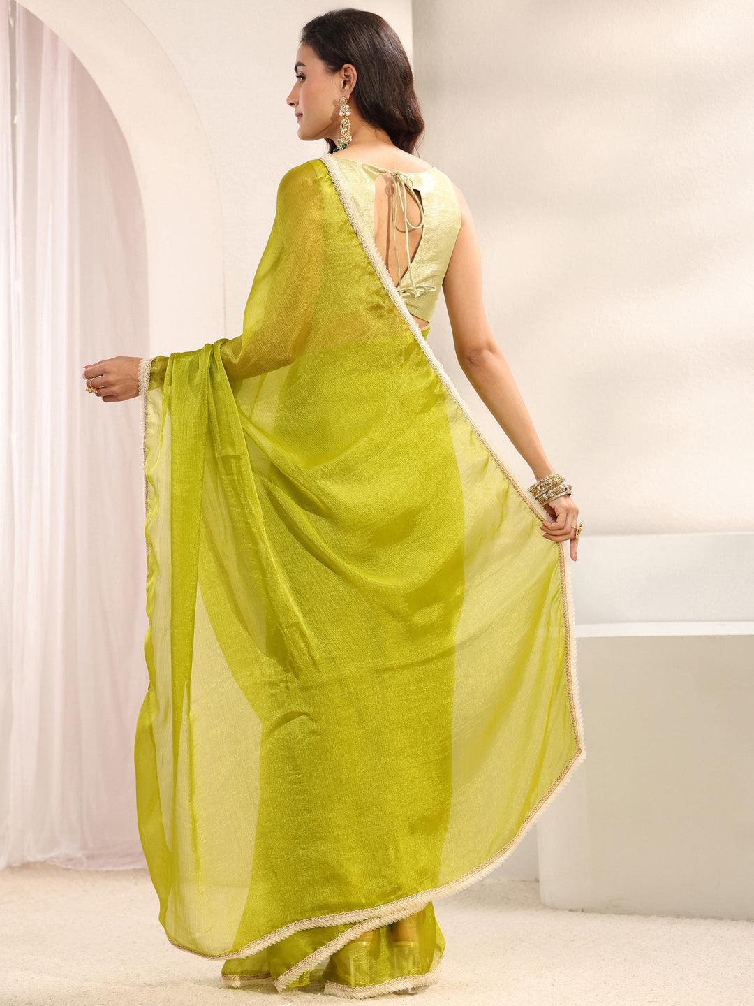  Green Solid Chiffon Saree With Unstitched Blouse Piece 