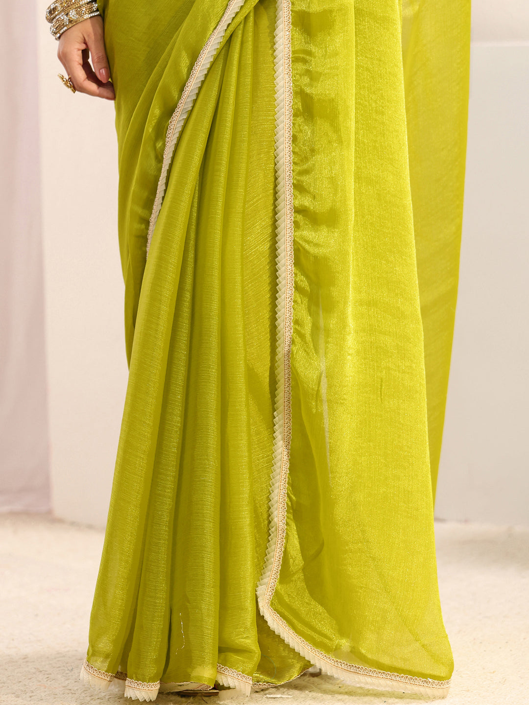  Green Solid Chiffon Saree With Unstitched Blouse Piece 