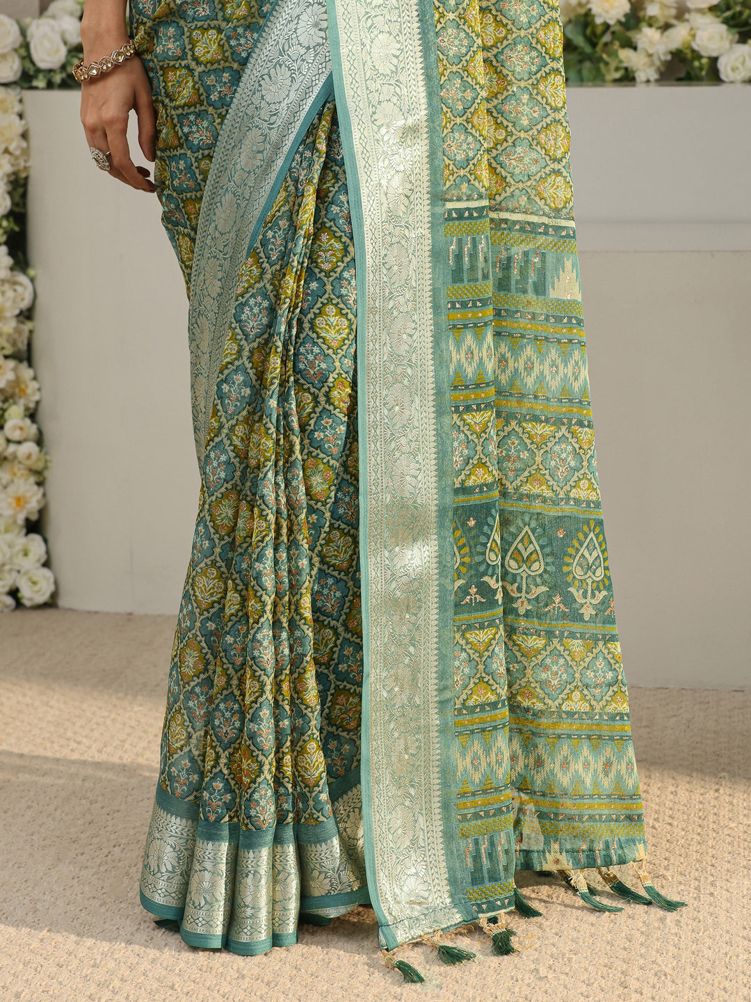  Green Printed Chiffon Saree With Unstitched Blouse Piece 