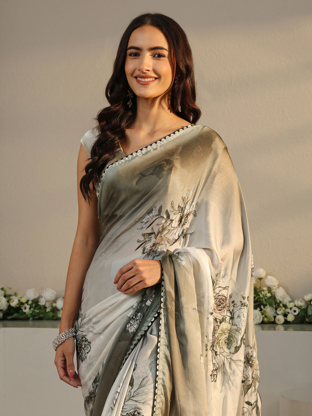  Ivory Floral Printed Ombre Chiffon Saree With Unstitched Blouse Piece 
