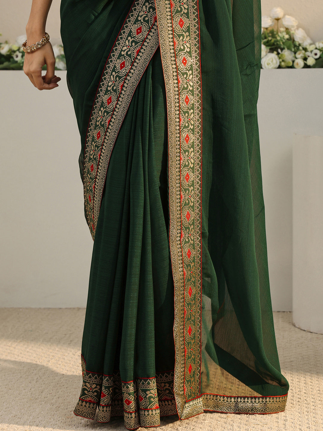  Green Solid Georgette Saree With Unstitched Blouse Piece 