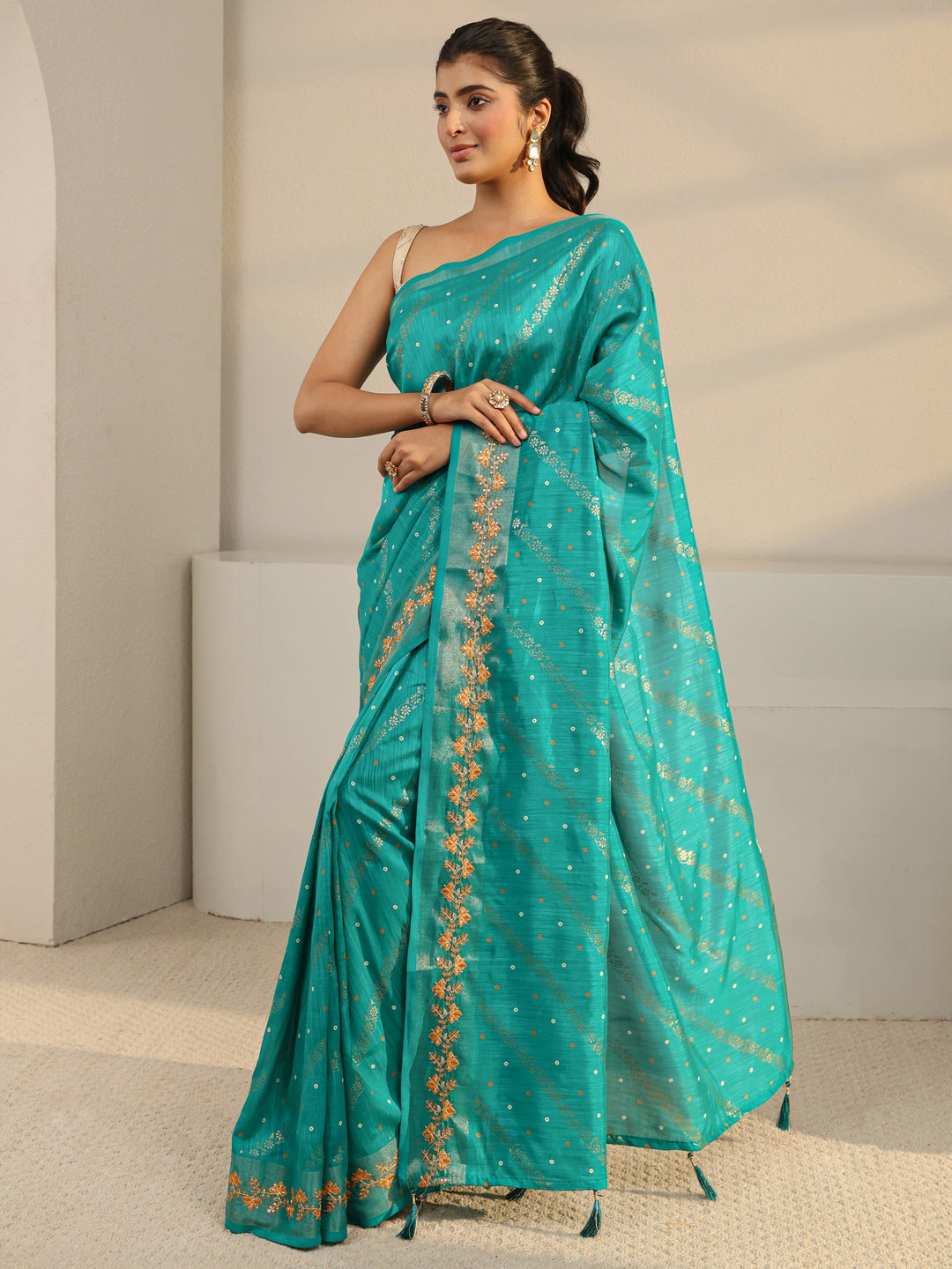  Green Floral Printed Silk Blend Tassel Saree With Unstitched Blouse Piece 
