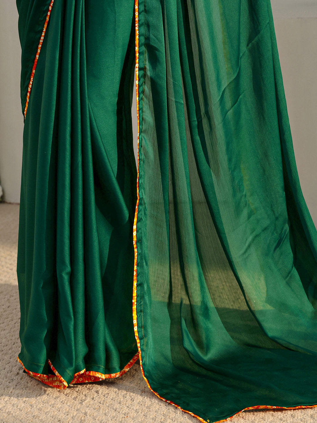  Green Solid Chiffon Saree With Unstitched Blouse Piece 