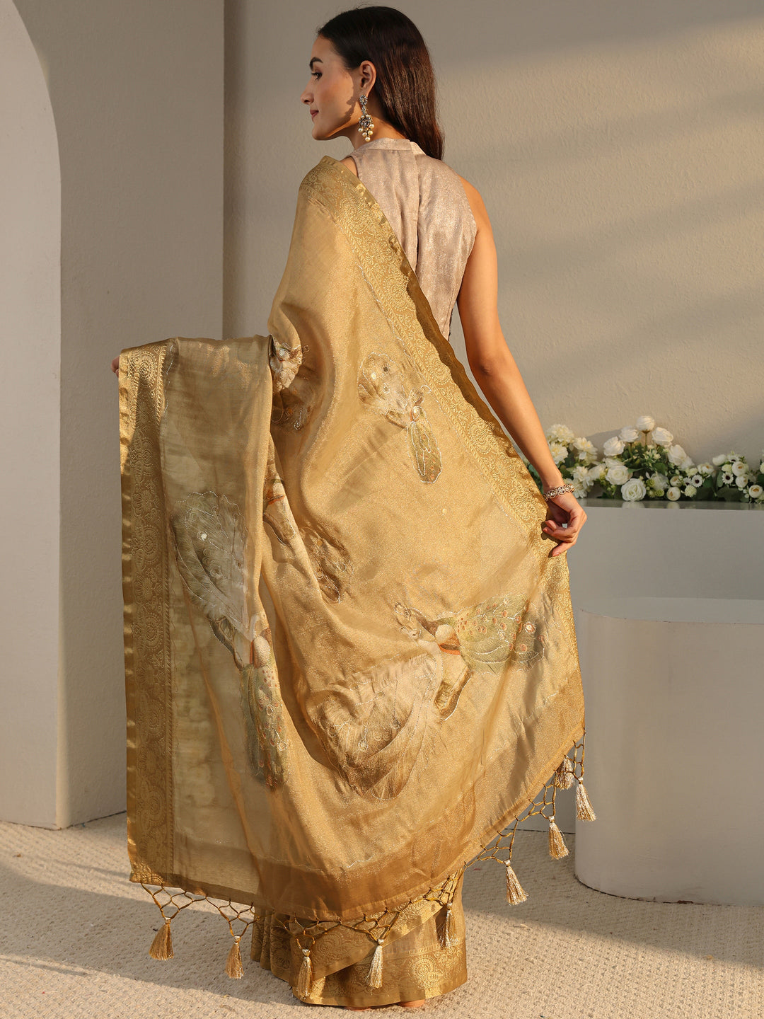  Gold Quirky Printed Silk Blend Saree With Unstitched Blouse Piece 