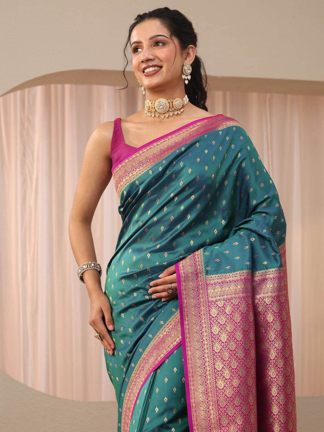  Green Ethnic Motif Self Design Silk Blend Saree 