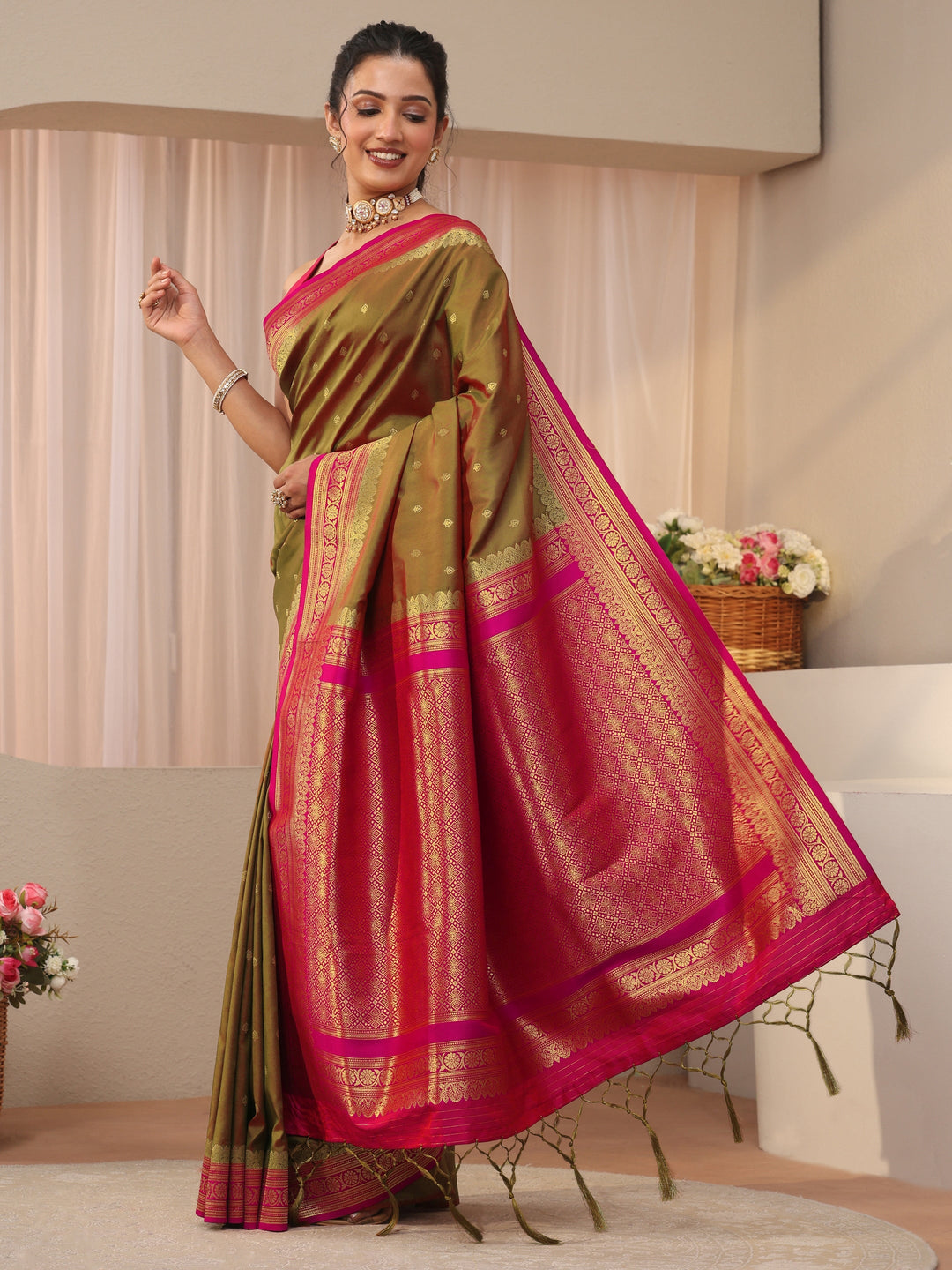  Green Ethnic Motif Self Design Silk Blend Saree 
