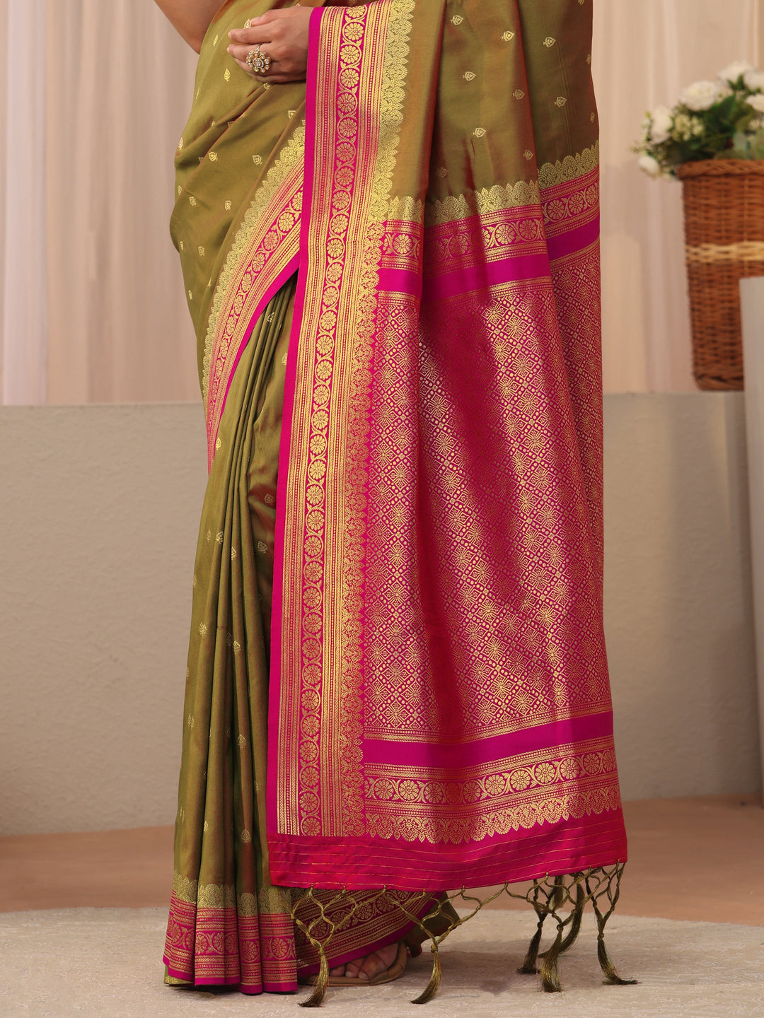  Green Ethnic Motif Self Design Silk Blend Saree 