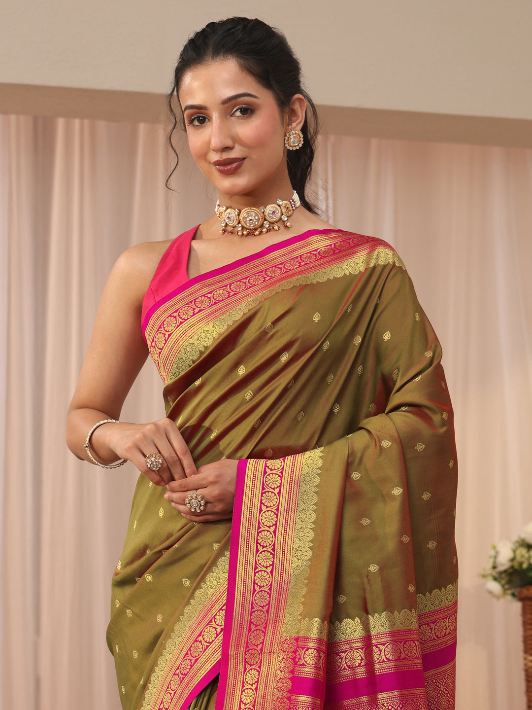  Green Ethnic Motif Self Design Silk Blend Saree 