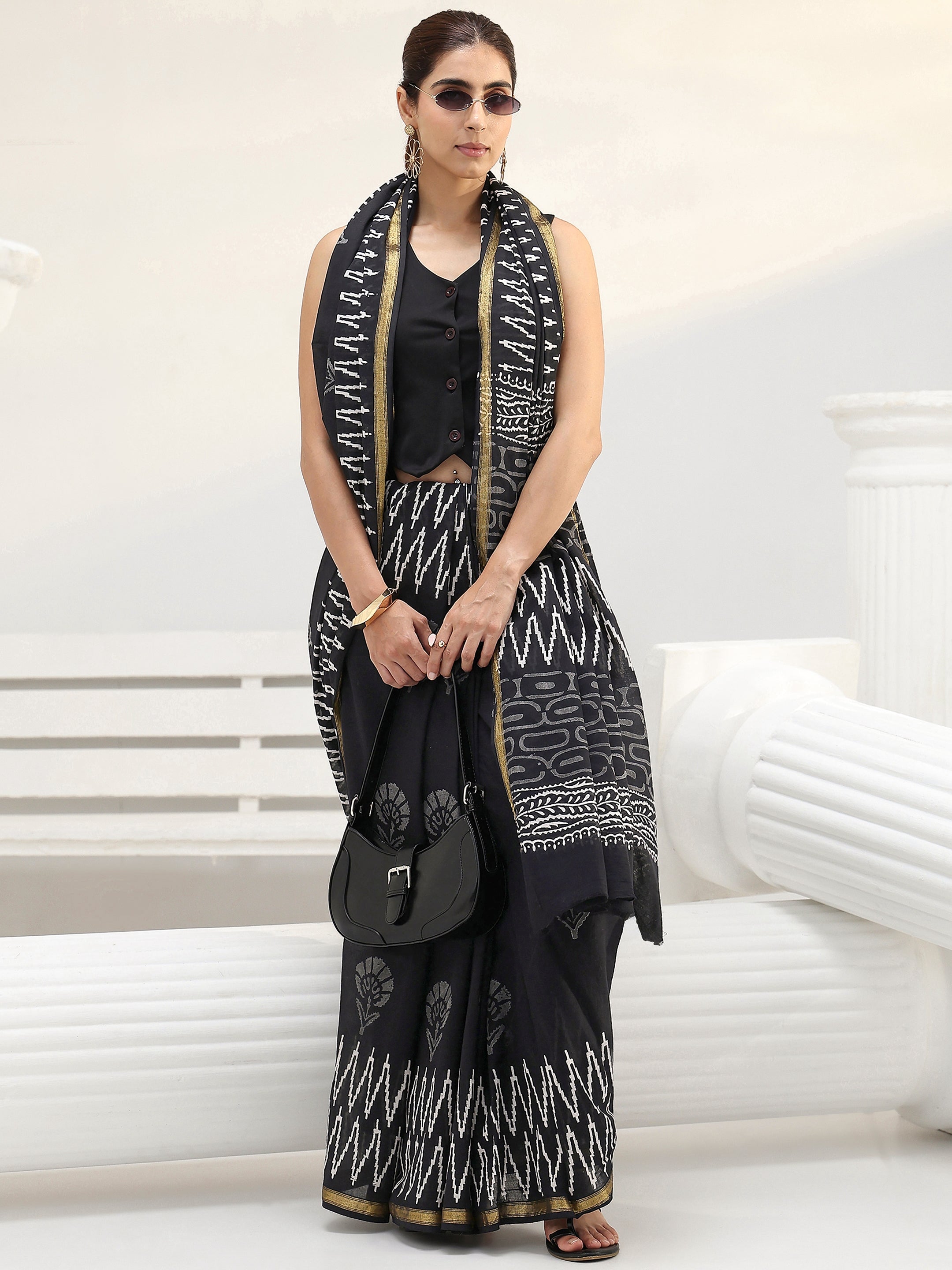 libas Black Floral Printed Cotton Saree-picture-53