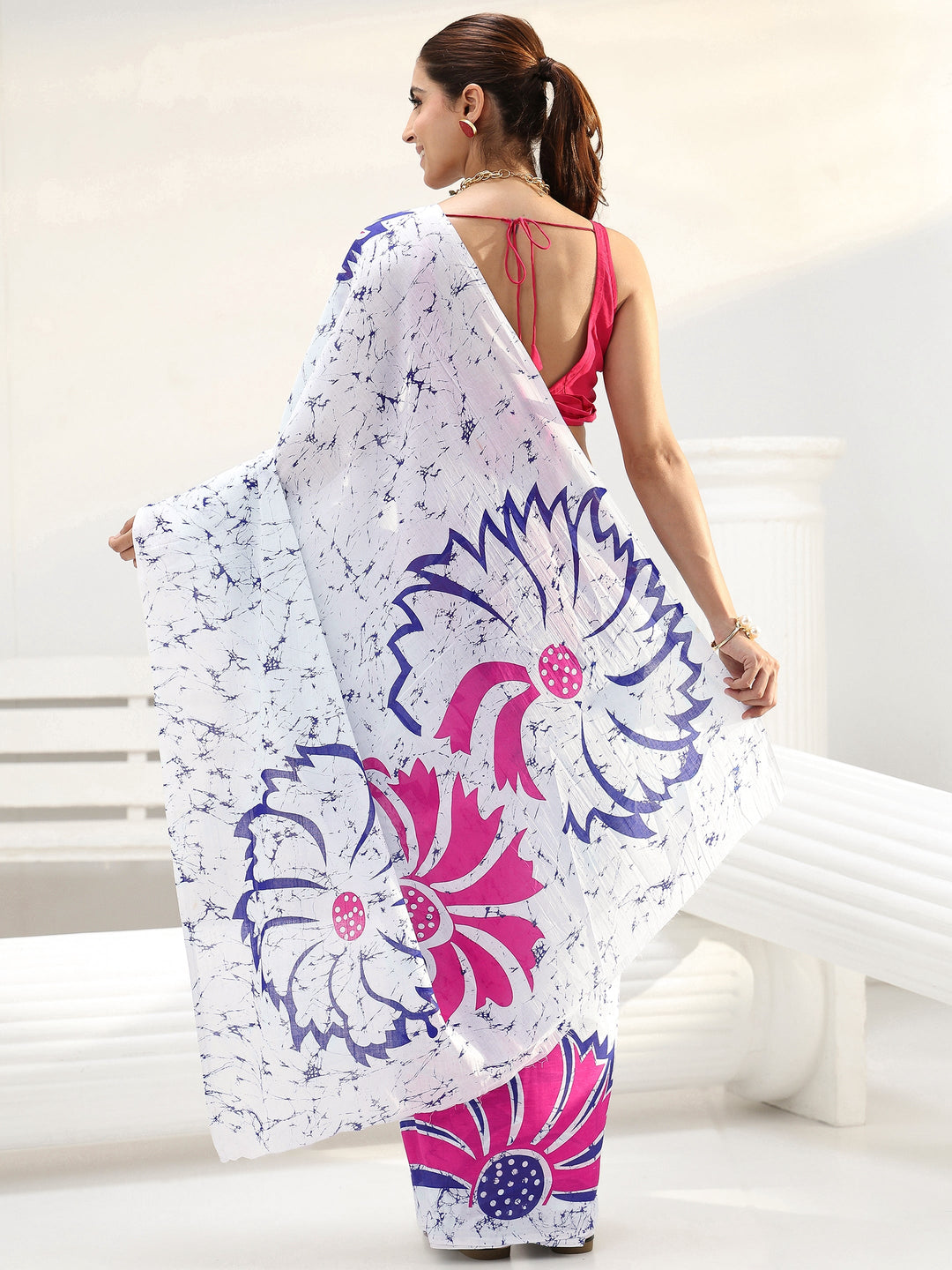 White Floral Printed Cotton saree 