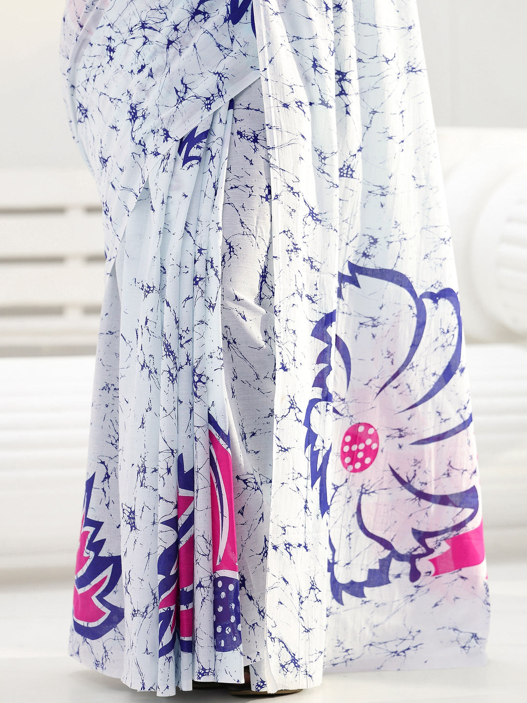 White Floral Printed Cotton saree 