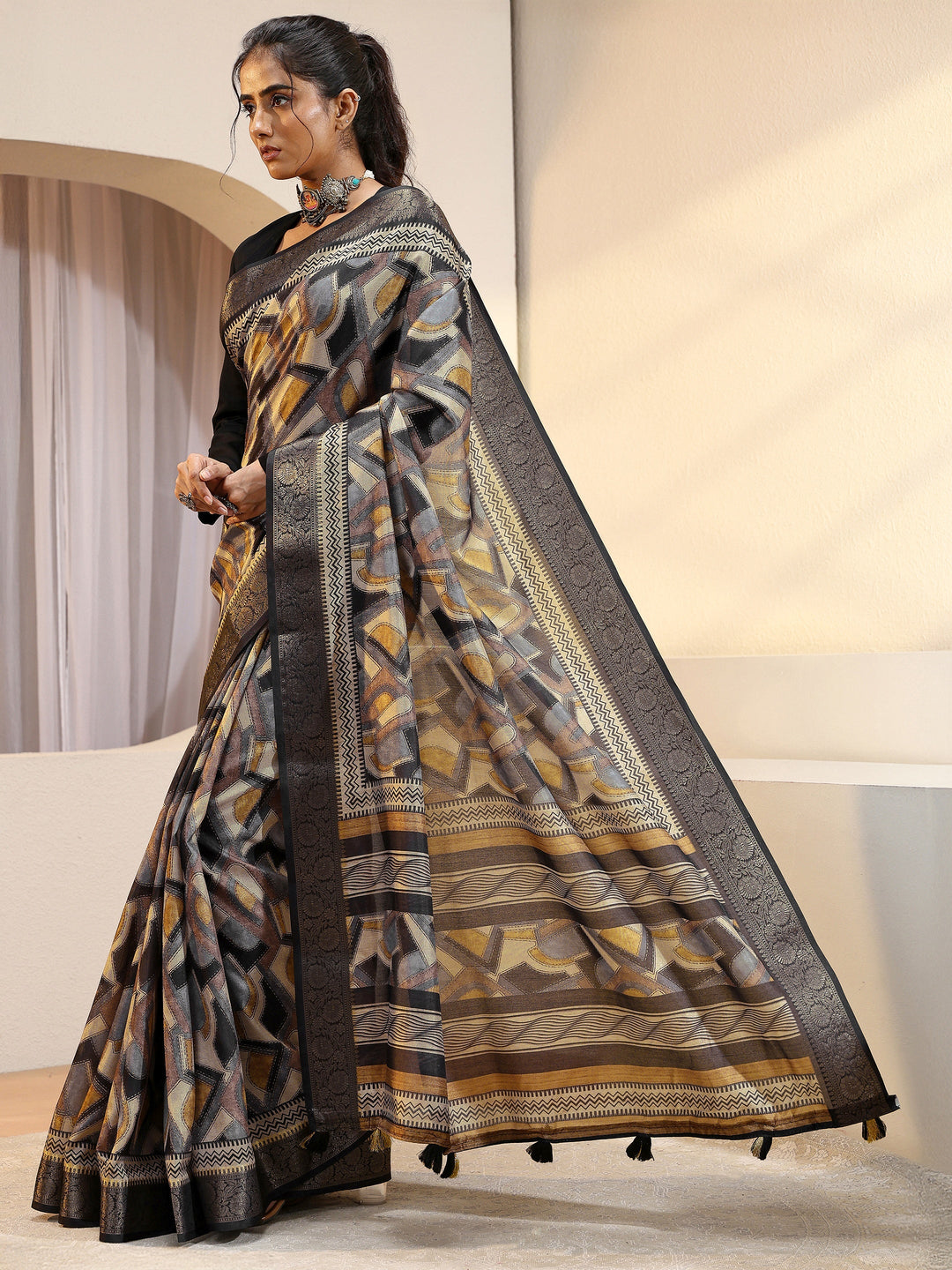  Black Geometric Print Silk Blend Saree 