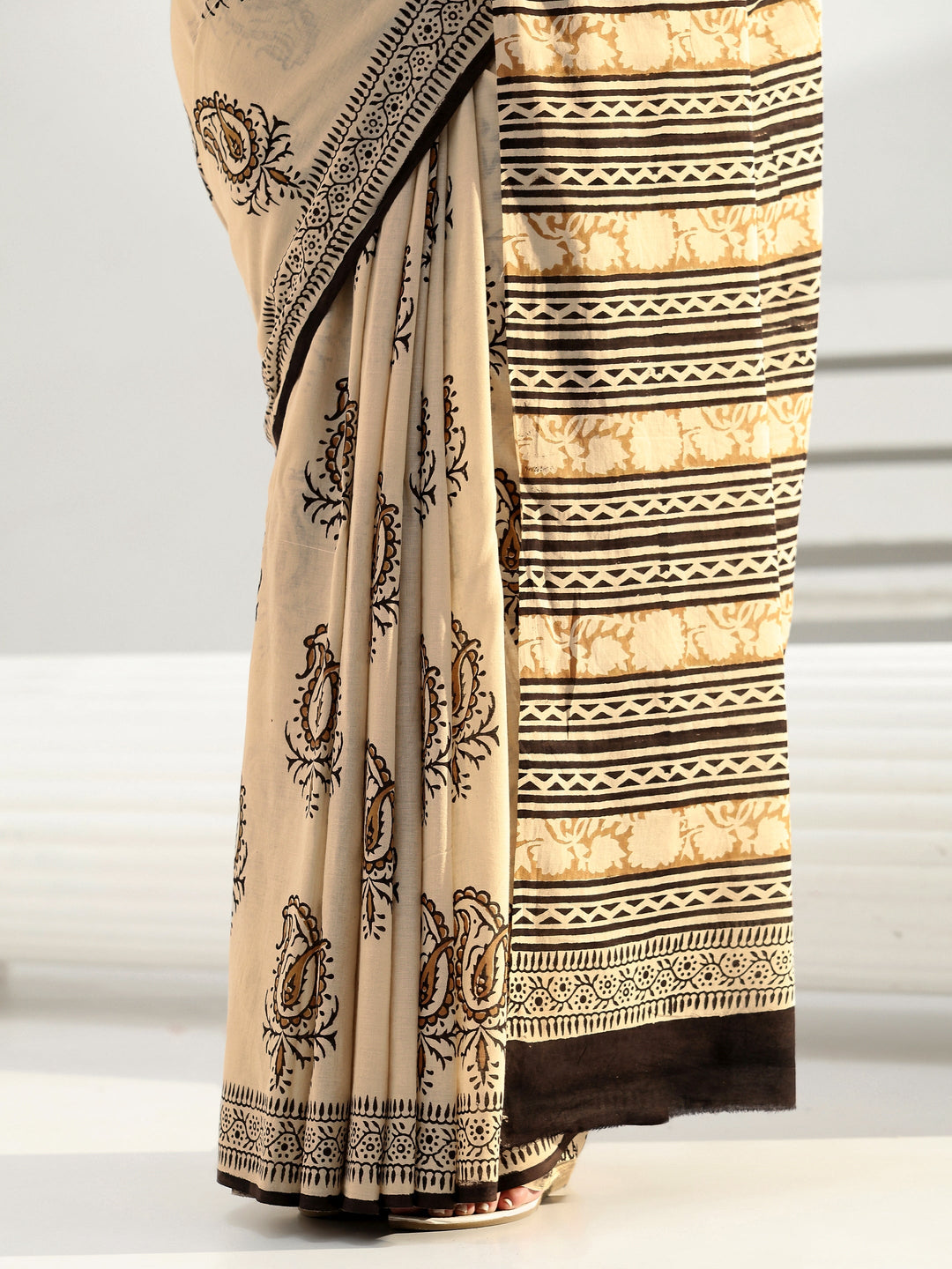  Beige Paisley Printed Cotton Saree 