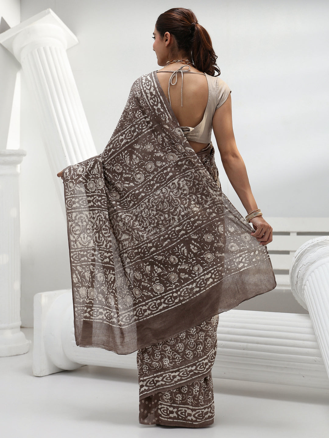  Grey Abstract Printed Cotton Saree 