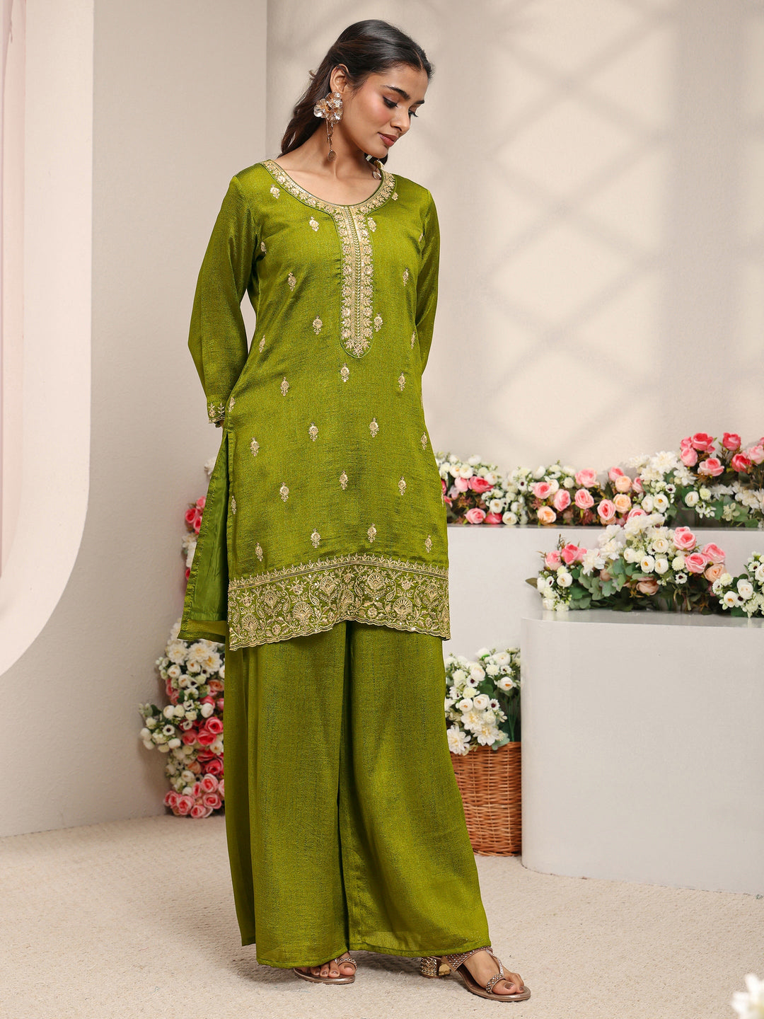  Green Embroidered Silk Blend Straight Suit Set With Dupatta 