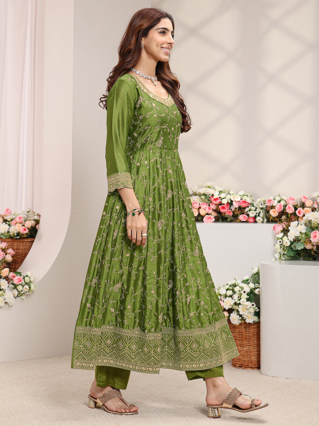  Green Floral Embroidered Silk Blend Anarkali Suit Set With Dupatta 