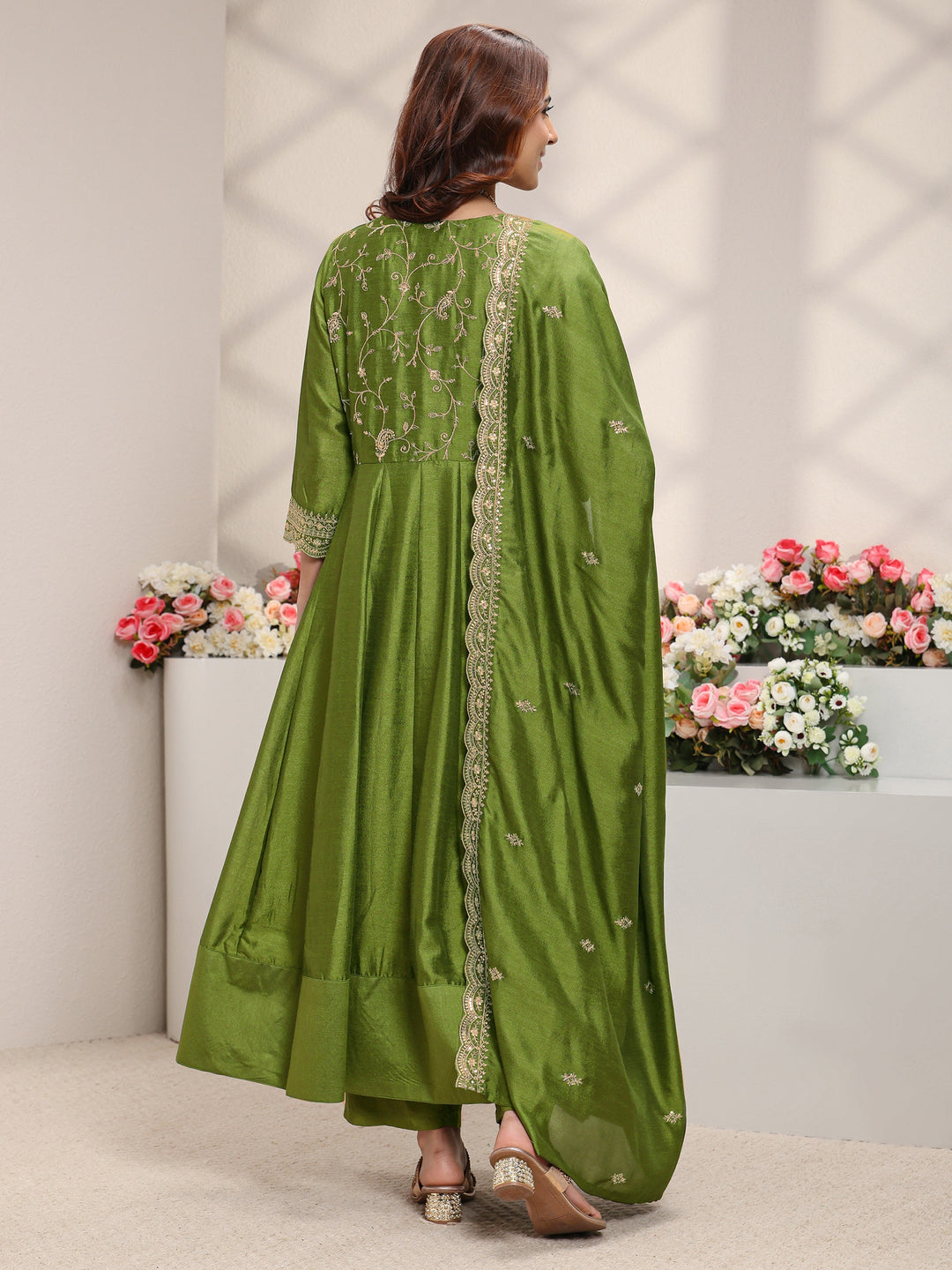  Green Floral Embroidered Silk Blend Anarkali Suit Set With Dupatta 