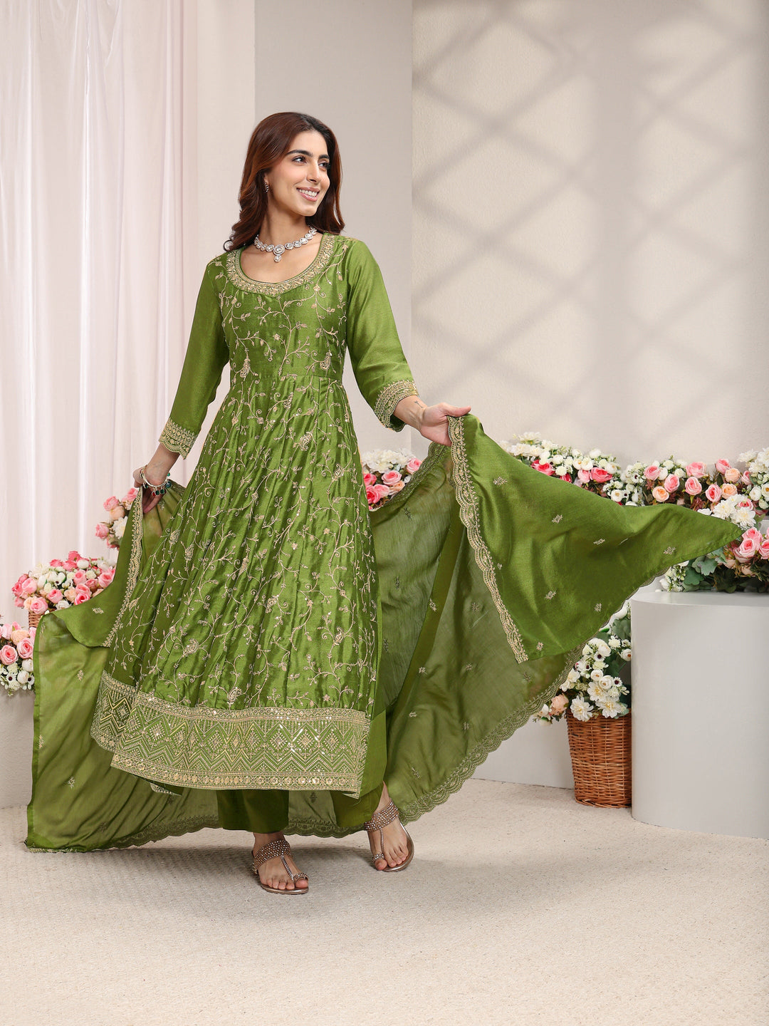  Green Floral Embroidered Silk Blend Anarkali Suit Set With Dupatta 