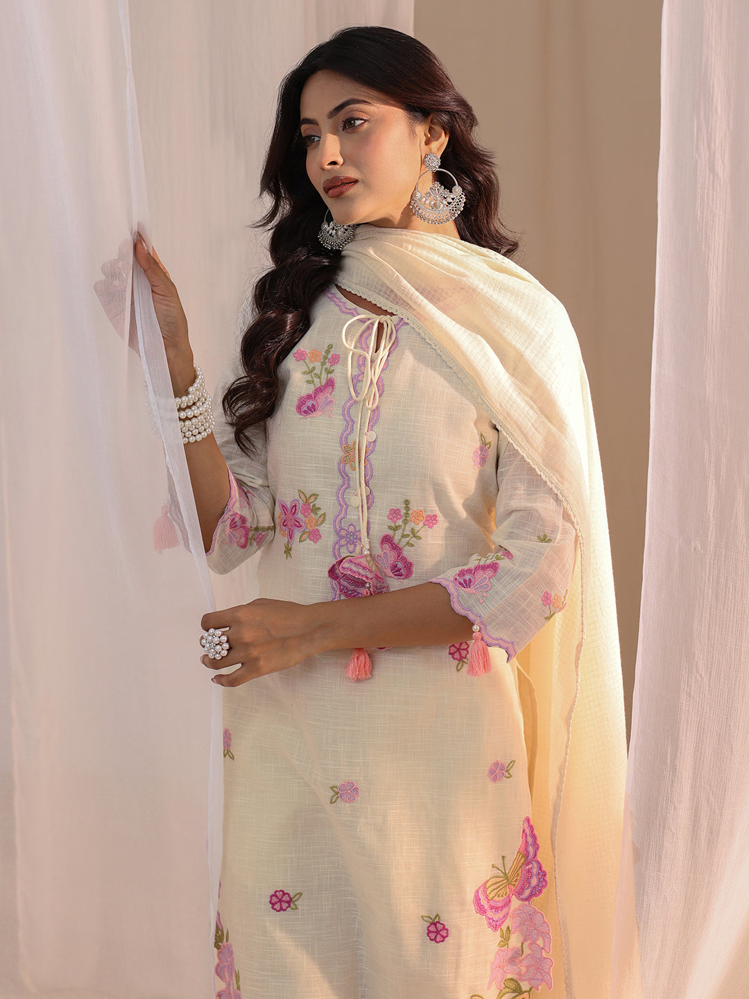  Off White Floral Embroidered Cotton Blend Straight Suit Set 