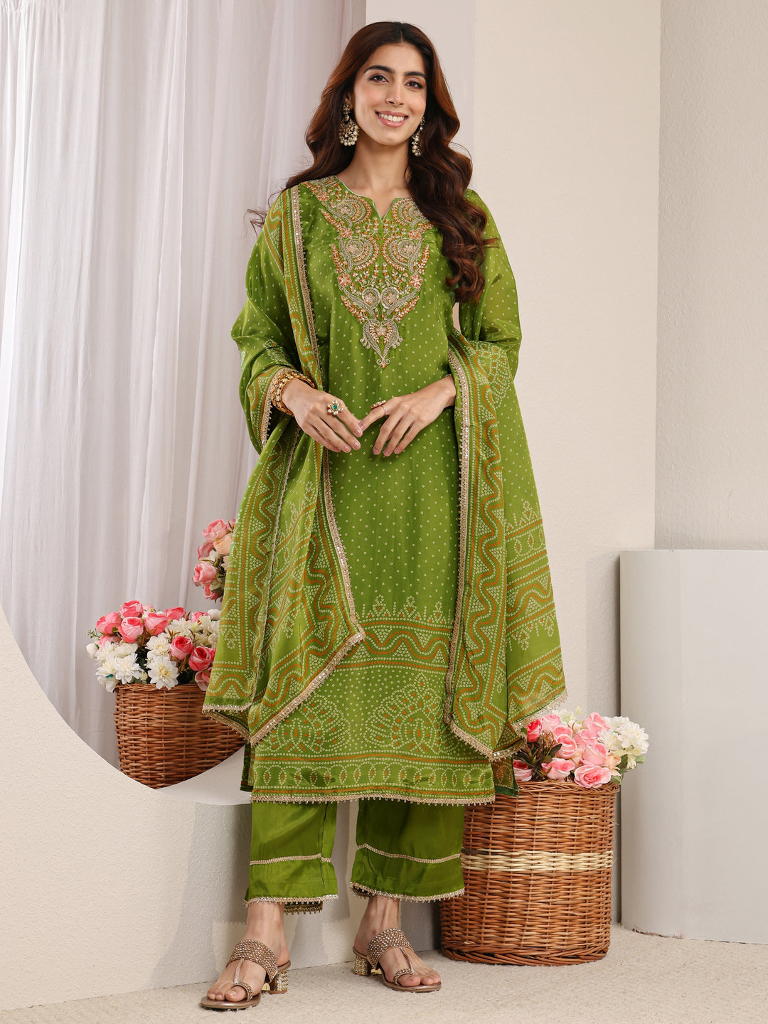  Green Bandhani Printed Crepe Straight Suit Set With Dupatta 