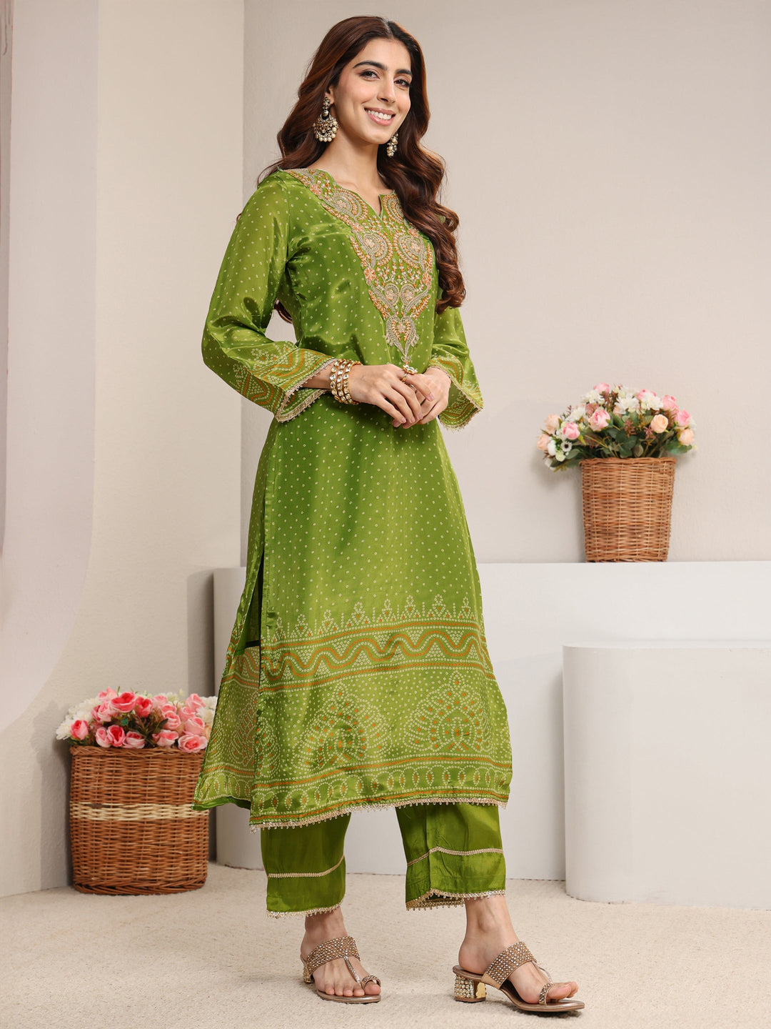  Green Bandhani Printed Crepe Straight Suit Set With Dupatta 
