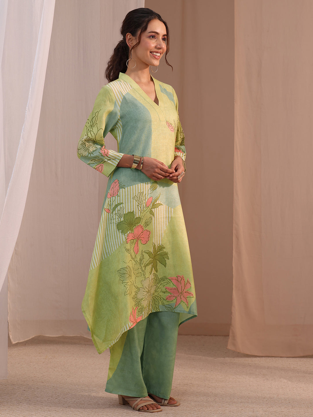  Green Floral Printed Linen A-Line Kurta Set 