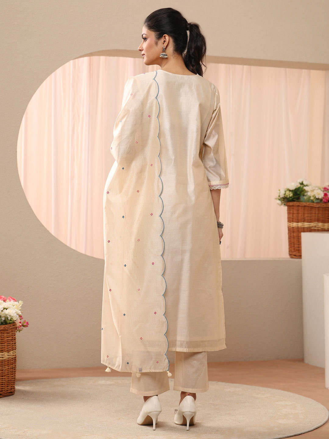  Off White Floral Embroidered Chanderi Silk Straight Suit Set 