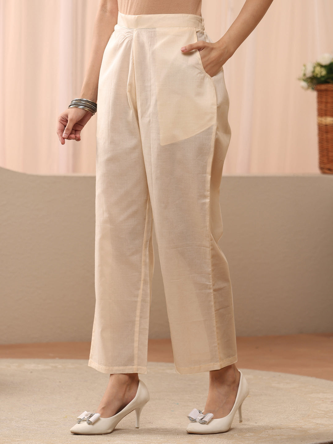  Off White Floral Embroidered Chanderi Silk Straight Suit Set 