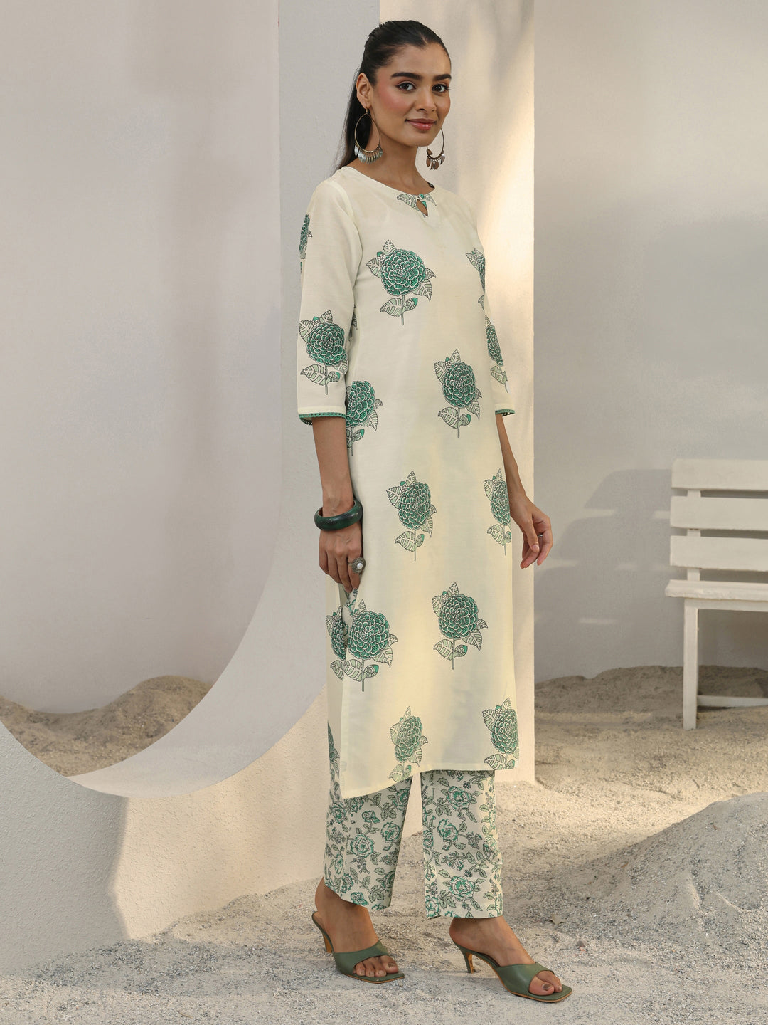  Off White Floral Printed Cotton Blend Straight Suit Set With Dupatta 