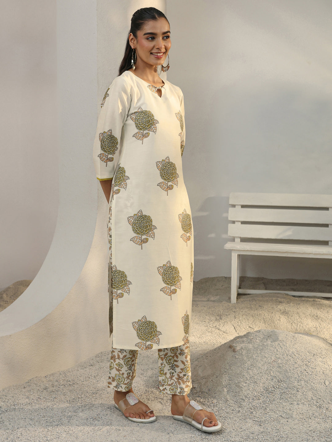  Off White Floral Printed Cotton Blend Straight Suit Set With Dupatta 