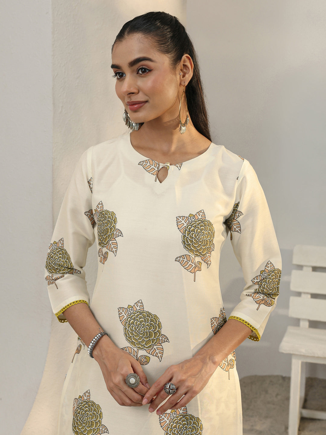  Off White Floral Printed Cotton Blend Straight Suit Set With Dupatta 