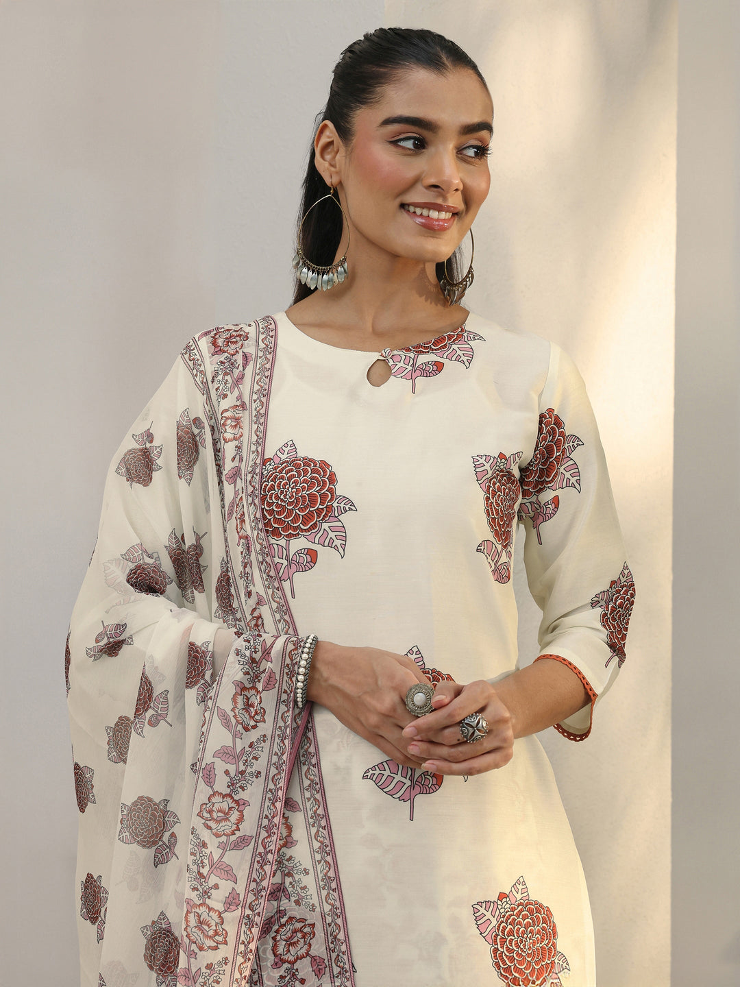  Off White Floral Printed Cotton Blend Straight Suit Set With Dupatta 