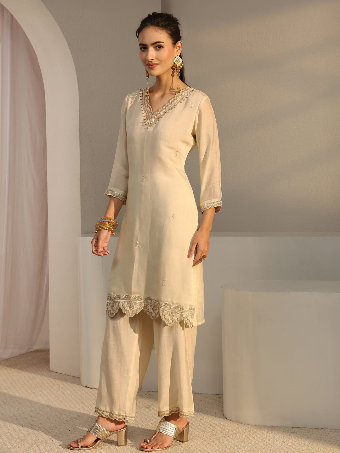  Off White Embellished Chanderi Silk Straight Suit Set With Dupatta 