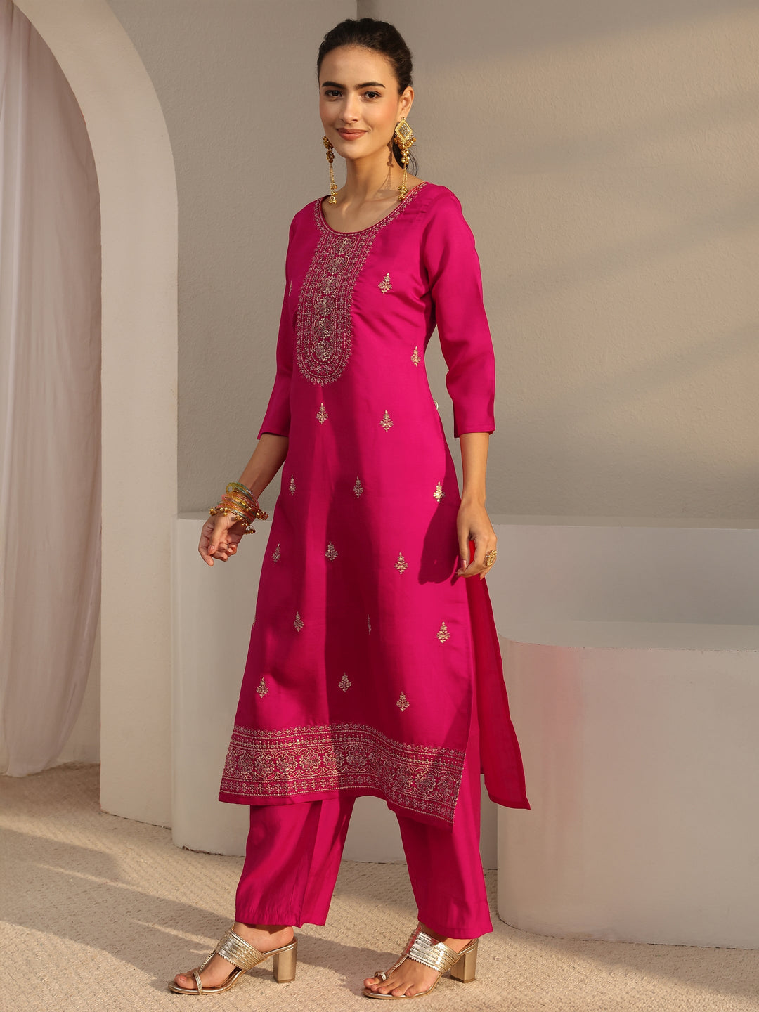  Pink Embroidered Chanderi Silk Straight Suit Set With Dupatta 