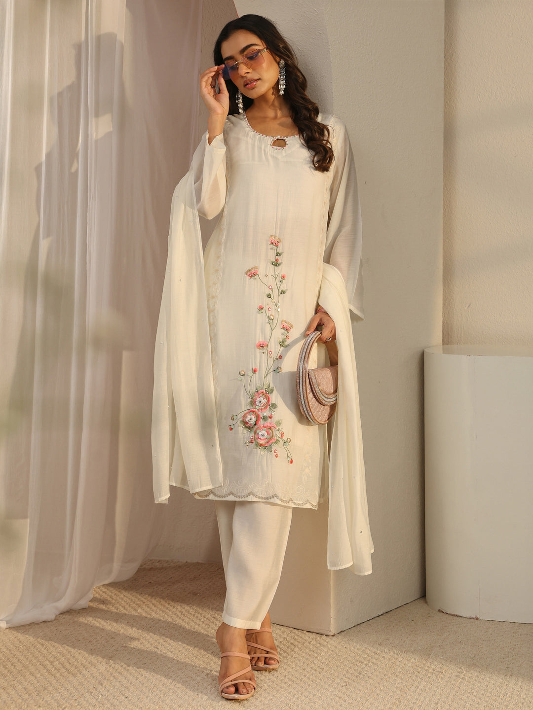  Off White Floral Embroidered Chanderi Silk Straight Suit Set With Dupatta 