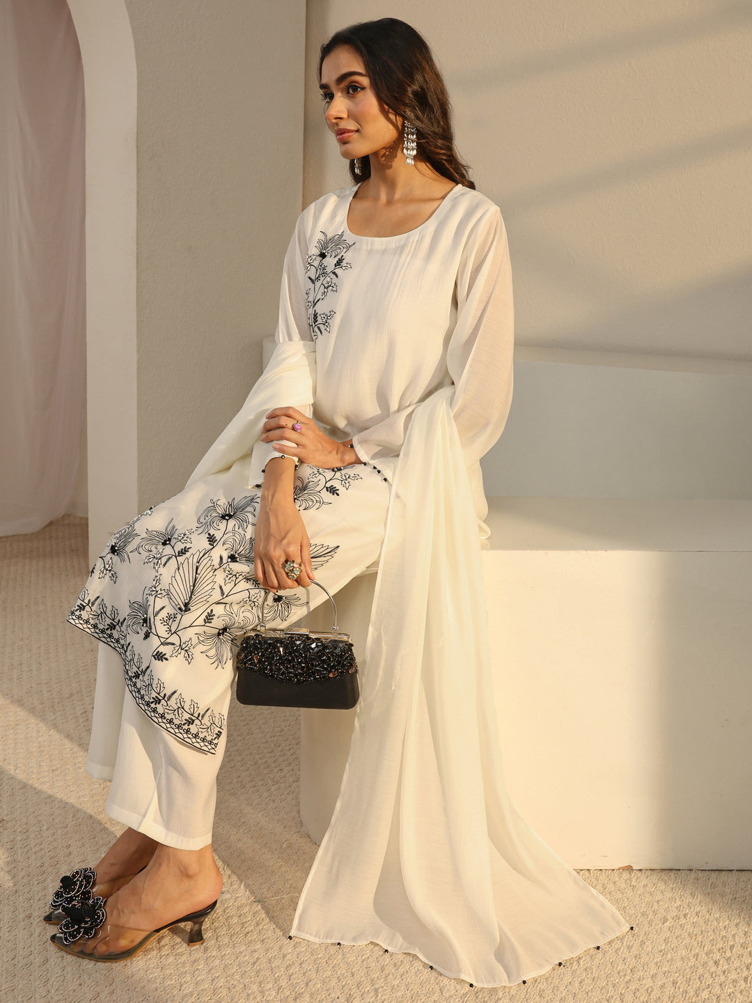  Off White Floral Embroidered Chanderi Silk Straight Suit Set With Dupatta 