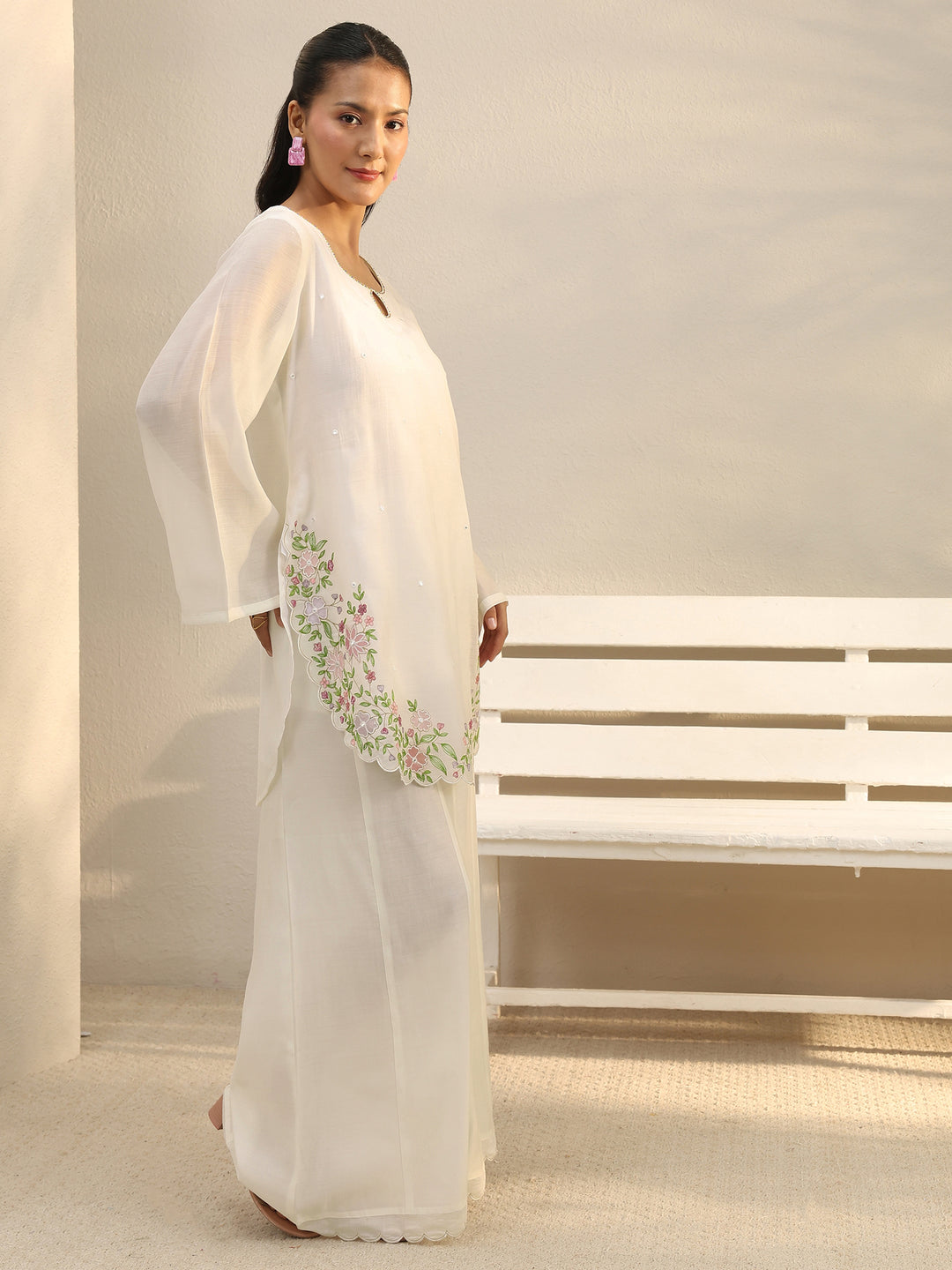  White Floral Embroidered Chanderi Silk Co-Ord Set 