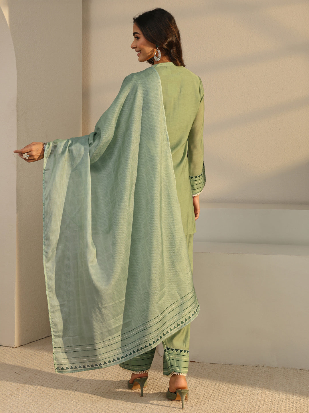  Green Floral Embroidered Chanderi Silk Straight Suit Set With Dupatta 