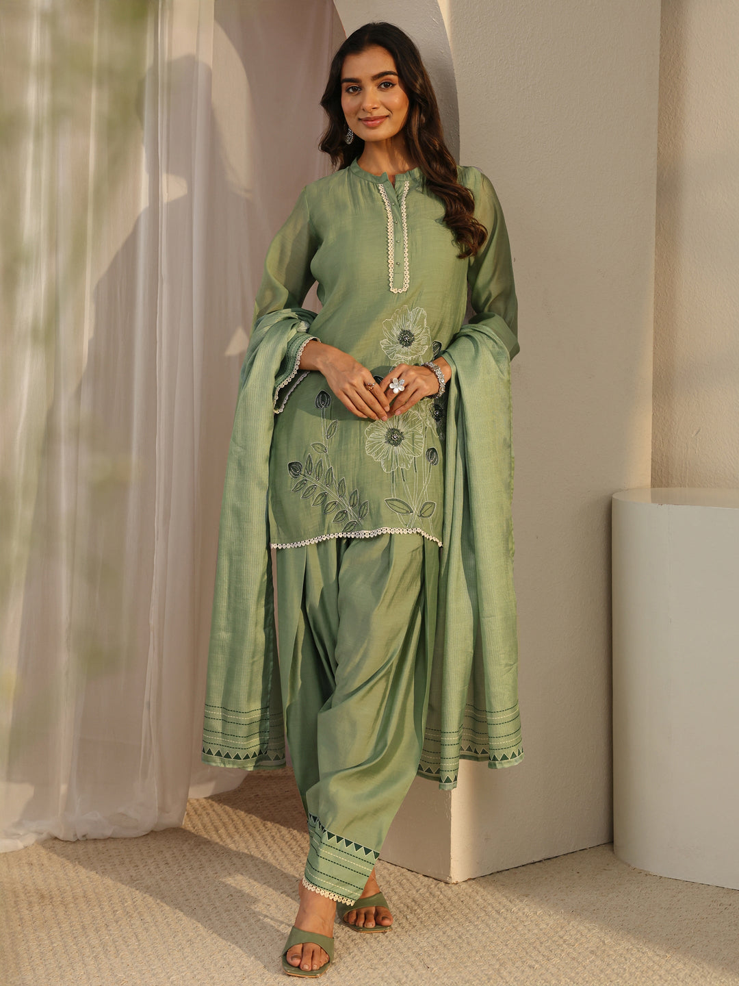  Green Floral Embroidered Chanderi Silk Straight Suit Set With Dupatta 