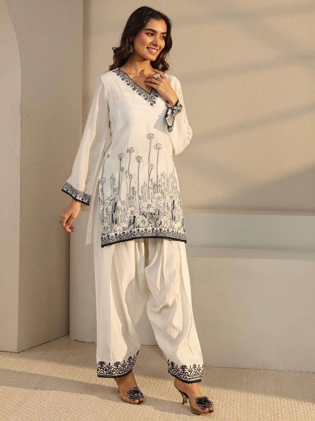  White Floral Embroidered Chanderi Silk Straight Suit Set With Dupatta 