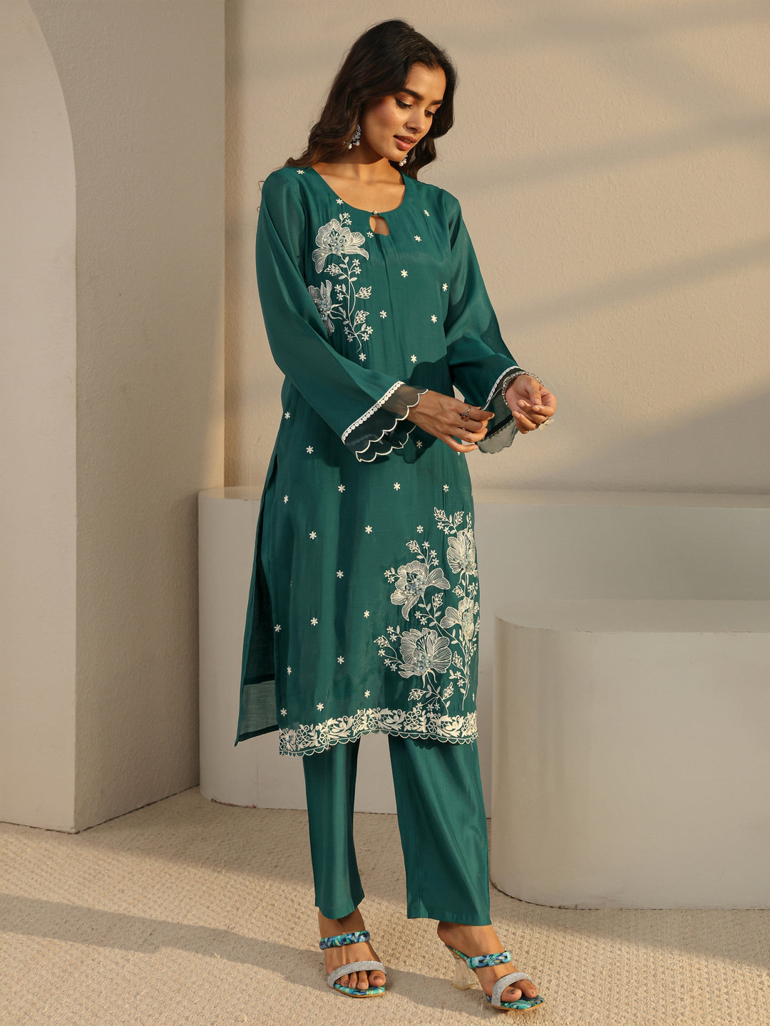  Green Floral Embroidered Chanderi Silk Straight Suit Set With Dupatta 