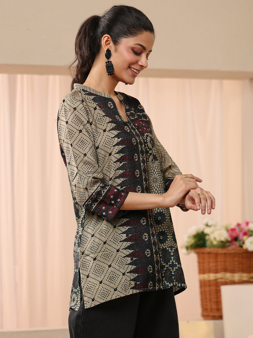  Off White Ethnic Motif Printed Silk Blend Straight Short Kurti 